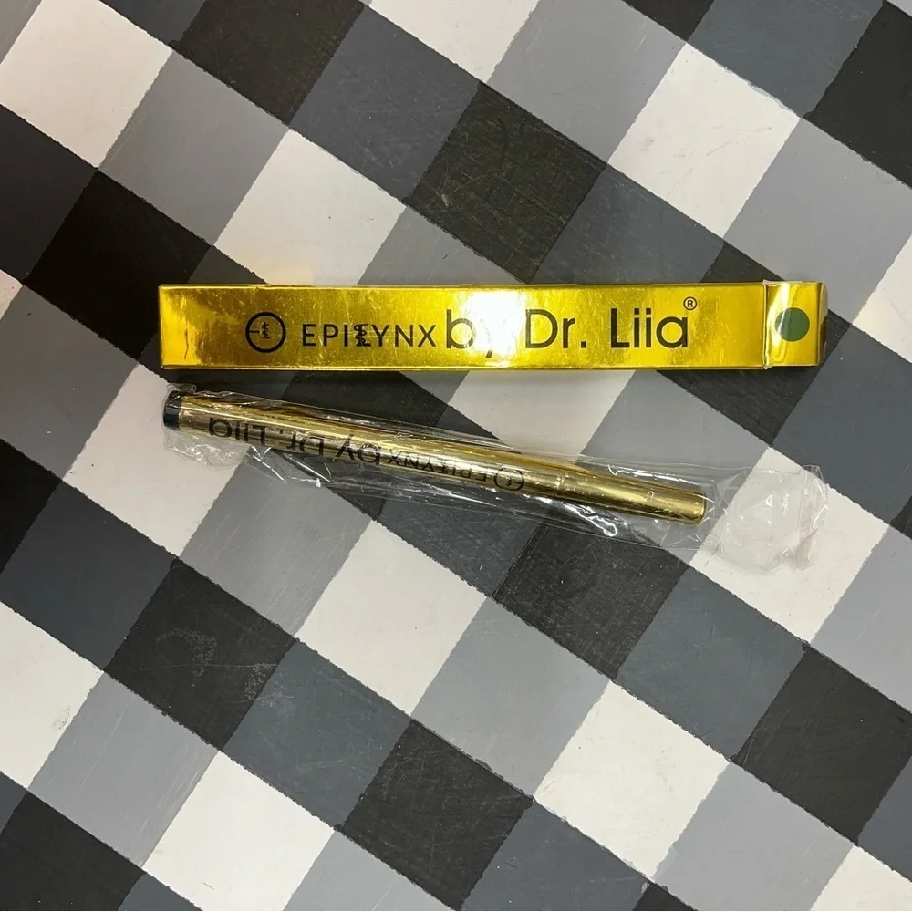 Dr Liia Eye liner Pencil